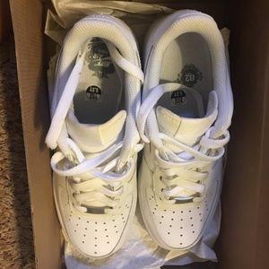 Air Force ones size 6.5 M/8.5W